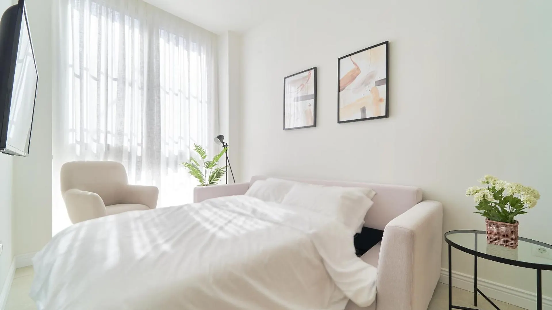 Sun-Kissed Getaway Apartment Malaga Spain