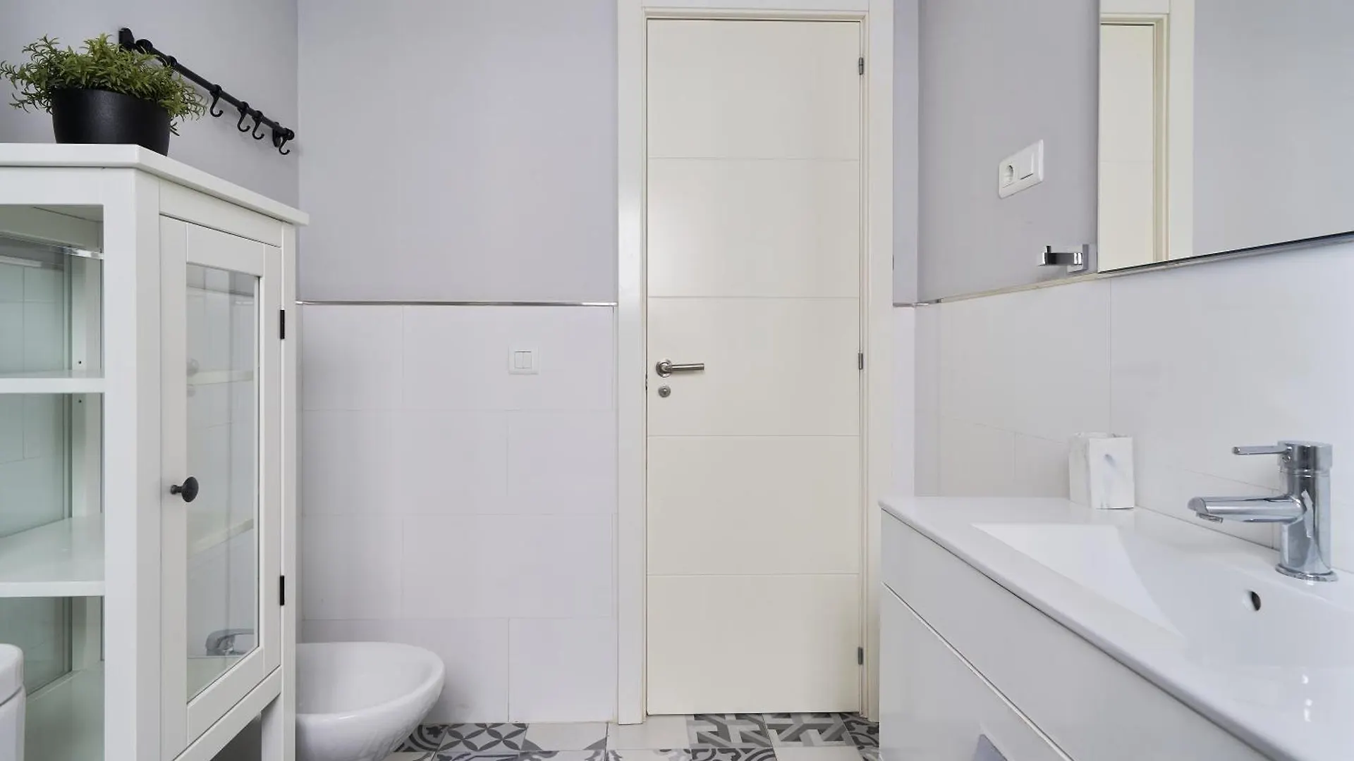 Sun-Kissed Getaway Apartment Malaga